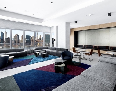 5203 Center Boulevard - Photo Thumbnail 17