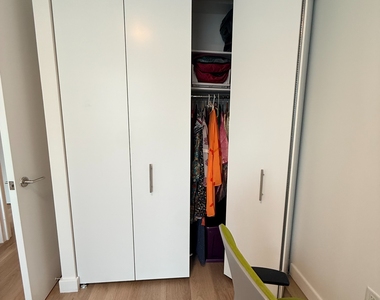 5203 Center Boulevard - Photo Thumbnail 11