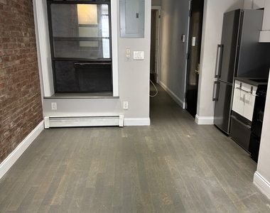 West 103rd Street - Photo Thumbnail 10