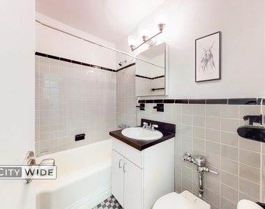 160 East 55th Street - Photo Thumbnail 2