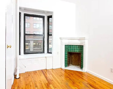 231 Lexington Avenue - Photo Thumbnail 3