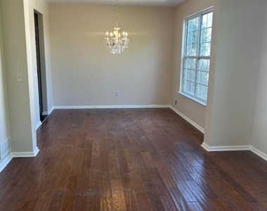 310 Winding Hill Dr - Photo Thumbnail 3