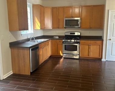 310 Winding Hill Dr - Photo Thumbnail 7