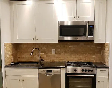 352 East 89th Street - Photo Thumbnail 3