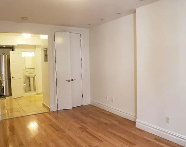 352 East 89th Street - Photo Thumbnail 2