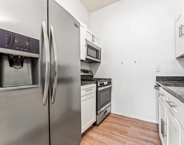 669 East 21st Street - Photo Thumbnail 4
