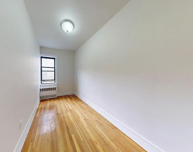 338 East 70th Street - Photo Thumbnail 7