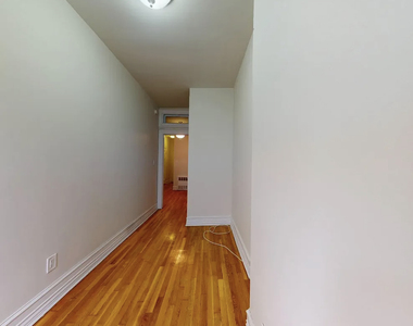 338 East 70th Street - Photo Thumbnail 8