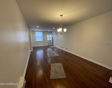 729 Spruce Street - Photo Thumbnail 3