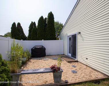 49 Williamsburg Drive - Photo Thumbnail 33