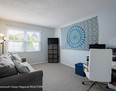 49 Williamsburg Drive - Photo Thumbnail 20