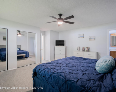 49 Williamsburg Drive - Photo Thumbnail 17