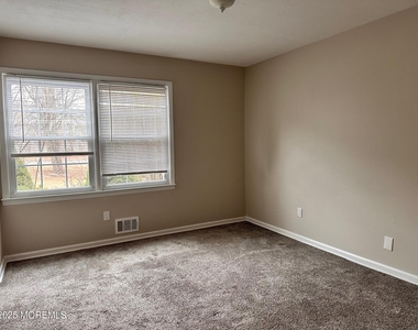 702 Cassville Road - Photo Thumbnail 3
