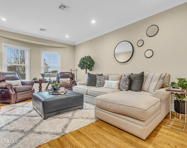 564 Sairs Avenue - Photo Thumbnail 14