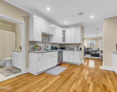 564 Sairs Avenue - Photo Thumbnail 1