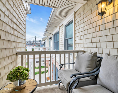 564 Sairs Avenue - Photo Thumbnail 5