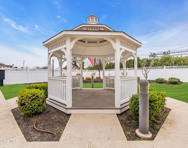 564 Sairs Avenue - Photo Thumbnail 6