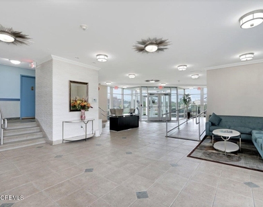 385 Ocean Boulevard - Photo Thumbnail 4