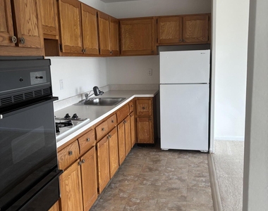 385 Ocean Boulevard - Photo Thumbnail 7