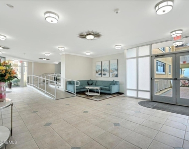 385 Ocean Boulevard - Photo Thumbnail 3