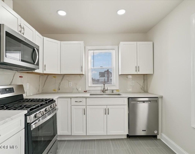116 11th Avenue - Photo Thumbnail 13