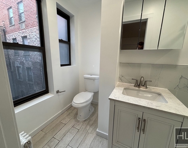York Avenue - Photo Thumbnail 4