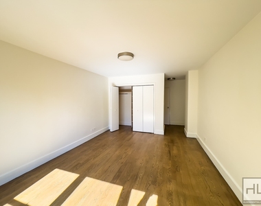 East 63 Street - Photo Thumbnail 2