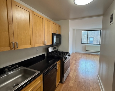 West 96th Street - Photo Thumbnail 1