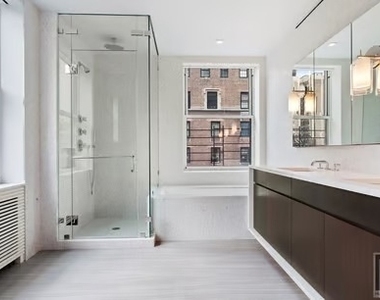 East 80th Street - Photo Thumbnail 7