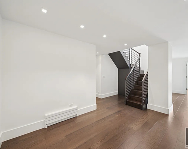 East 80th Street - Photo Thumbnail 9