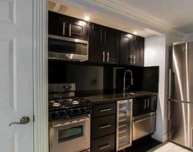 West 53 Street - Photo Thumbnail 1