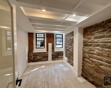West 53 Street - Photo Thumbnail 3