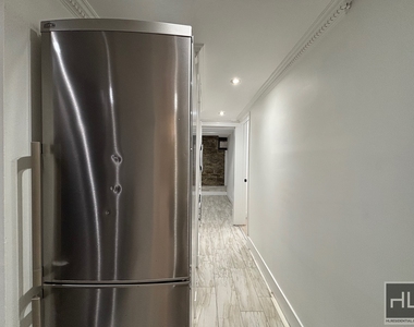 West 53 Street - Photo Thumbnail 7
