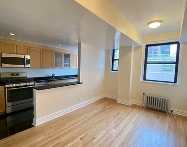 East 68 Street - Photo Thumbnail 9