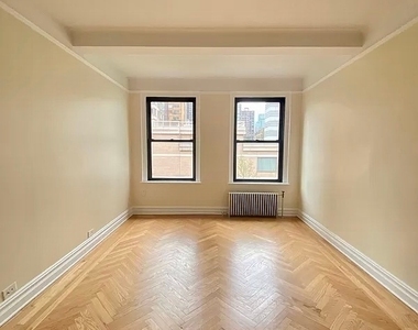 East 68 Street - Photo Thumbnail 1