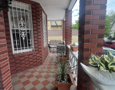 619 East 7 Street - Photo Thumbnail 16