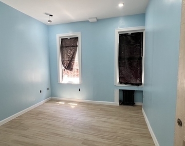 586 East 54 Street - Photo Thumbnail 3