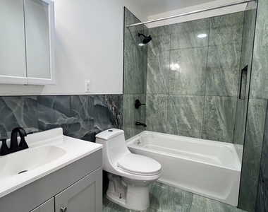 251 East 55 Street - Photo Thumbnail 13