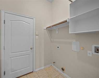 2832 Appaloosa Court - Photo Thumbnail 32