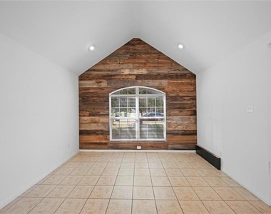 2832 Appaloosa Court - Photo Thumbnail 9
