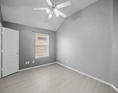 2832 Appaloosa Court - Photo Thumbnail 26