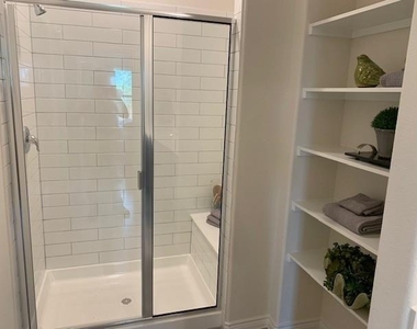 712 Feldspar Way - Photo Thumbnail 5