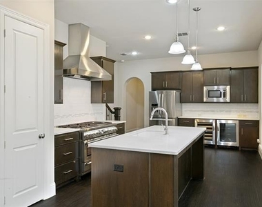 766 E Main Street - Photo Thumbnail 5