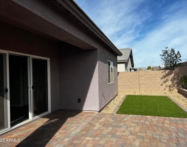 8017 S 6th Drive - Photo Thumbnail 2