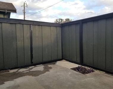 4638 Country Creek Drive - Photo Thumbnail 10