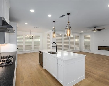 3113 Sir Judge Drive - Photo Thumbnail 11