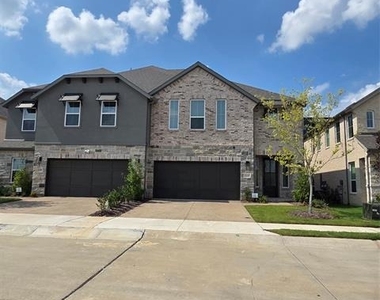 3113 Sir Judge Drive - Photo Thumbnail 2
