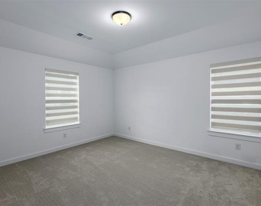 3113 Sir Judge Drive - Photo Thumbnail 25
