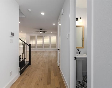 3113 Sir Judge Drive - Photo Thumbnail 5