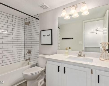 4328 N 36th Street - Photo Thumbnail 14